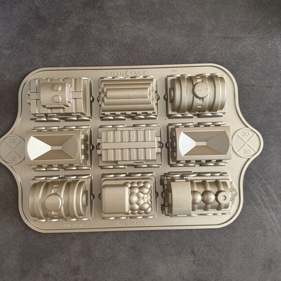 Nordic Ware Train Cakelet Pan Cast-Aluminum Nonstick Baking Mold - Picture 4 of 5